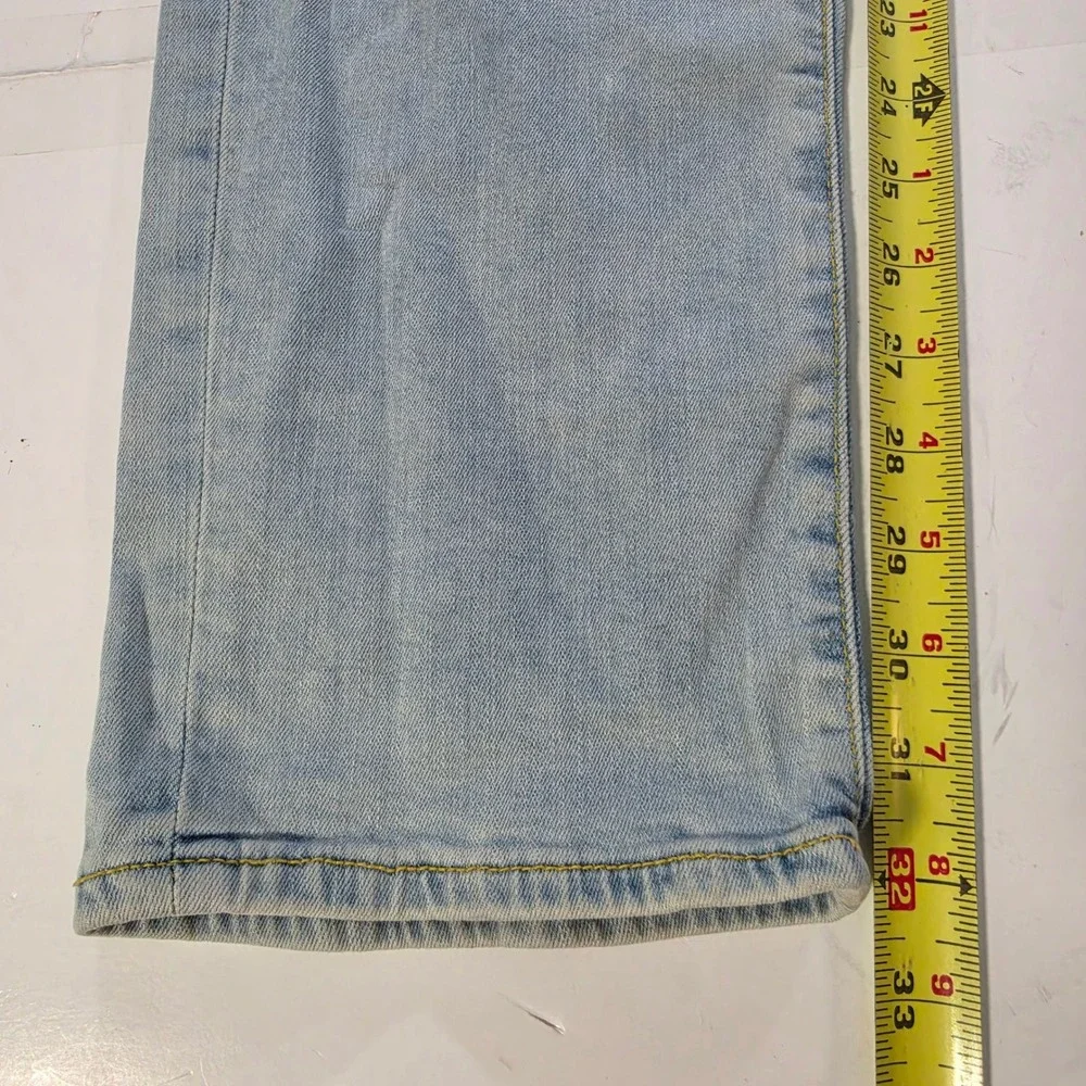 True Religion Geno Flap Relaxed Slim Blue Light Wash Denim Jeans Size 32 Y2K